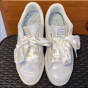 Women’s Size 10 Metallic Pearl Tennis Shoes